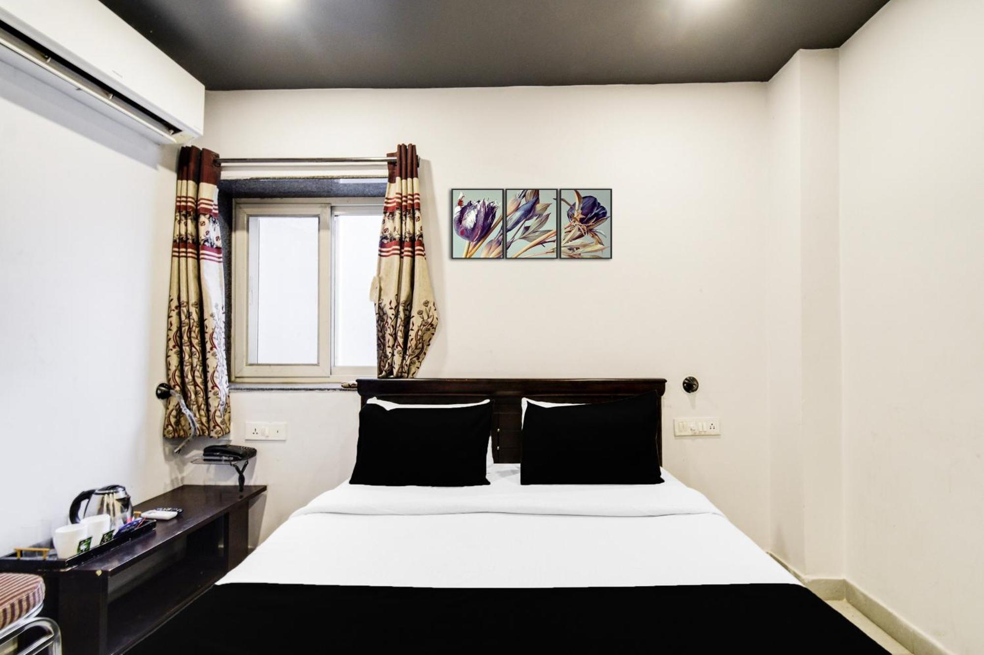 Super Townhouse Alwal Road Hotel Trimulgherry Kültér fotó